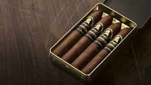 Davidoff Winston Churchill LH Belicoso 4 pk Tin - Image 2